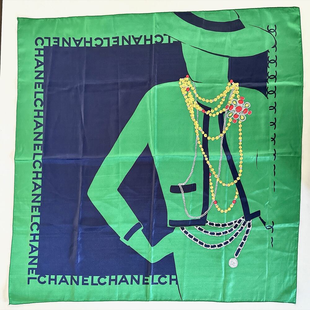 VINTAGE CHANEL SILHOUETTE PORTRAIT SCARF GREEN NAVY